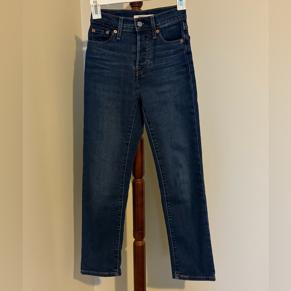 Levi’s Wedgie Straight Jeans - Size 23W x 26L - Dark Wash